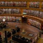 En verden af litteratur på Stadsbiblioteket i Stockholm.